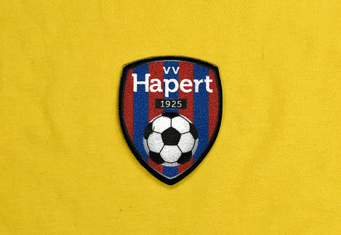 Badges met het VV Hapert voetbalkruis